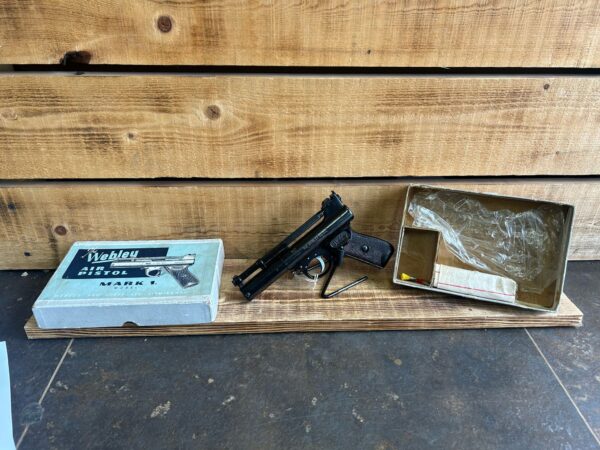 Pre-Owned Webley Mark 1 .22 Spring-Piston Air Pistol with Dart Rounds - Image 2