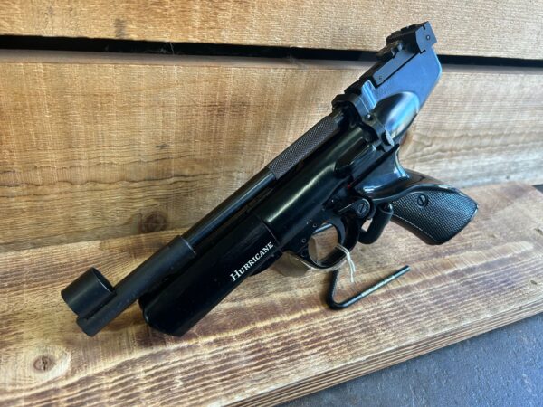 Pre-Owned Webley and Scott Hurricane .22 Air Pistol with Original Box and Pellet Catcher - Image 2