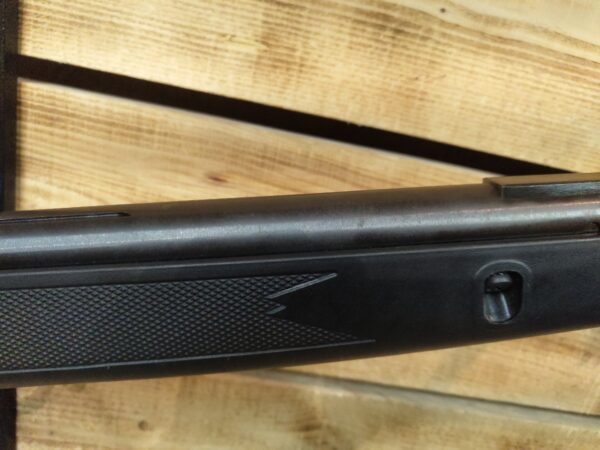 Pre-Owned Webley VMX .22 Air Rifle - Image 5